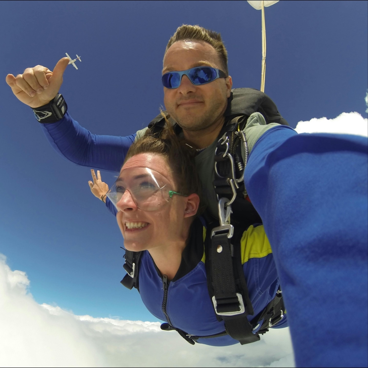 HIEXRochelle's tweet image. Take to the skies at Chicagoland #Skydiving Center. 🪂Creating unforgettable experiences for friends &amp;amp; families since 1968, it’s the perfect way to add thrill to your trip. After your flight, head back to Holiday Inn Express Rochelle for a night of rest. bit.ly/2xbw8I9
