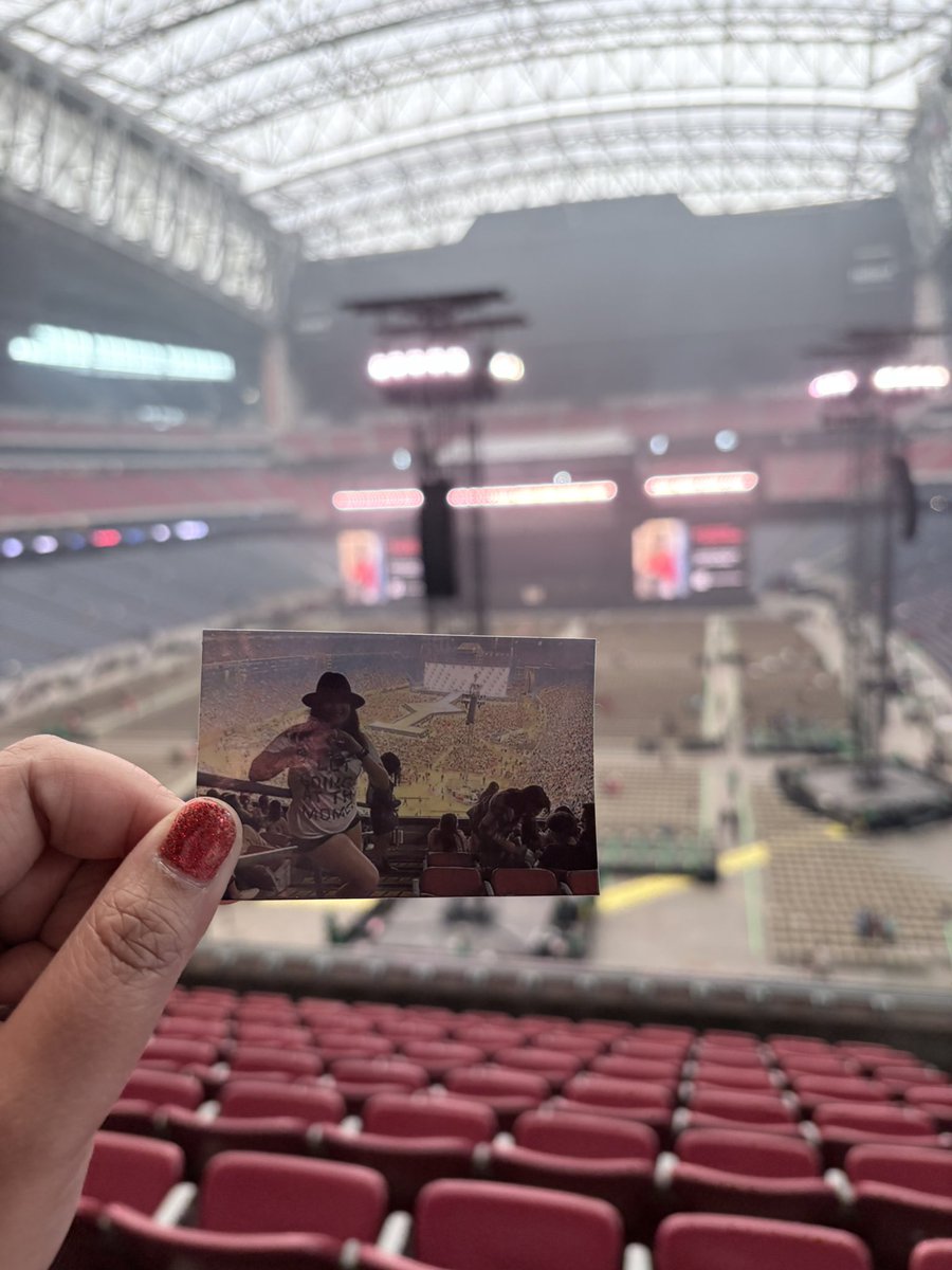DanaBrigoli's tweet image. The same stadium I went 3 years ago for #TSTheErasTour, the same stadium I am right now for Bruno Mars tonight! ❤️😍😊