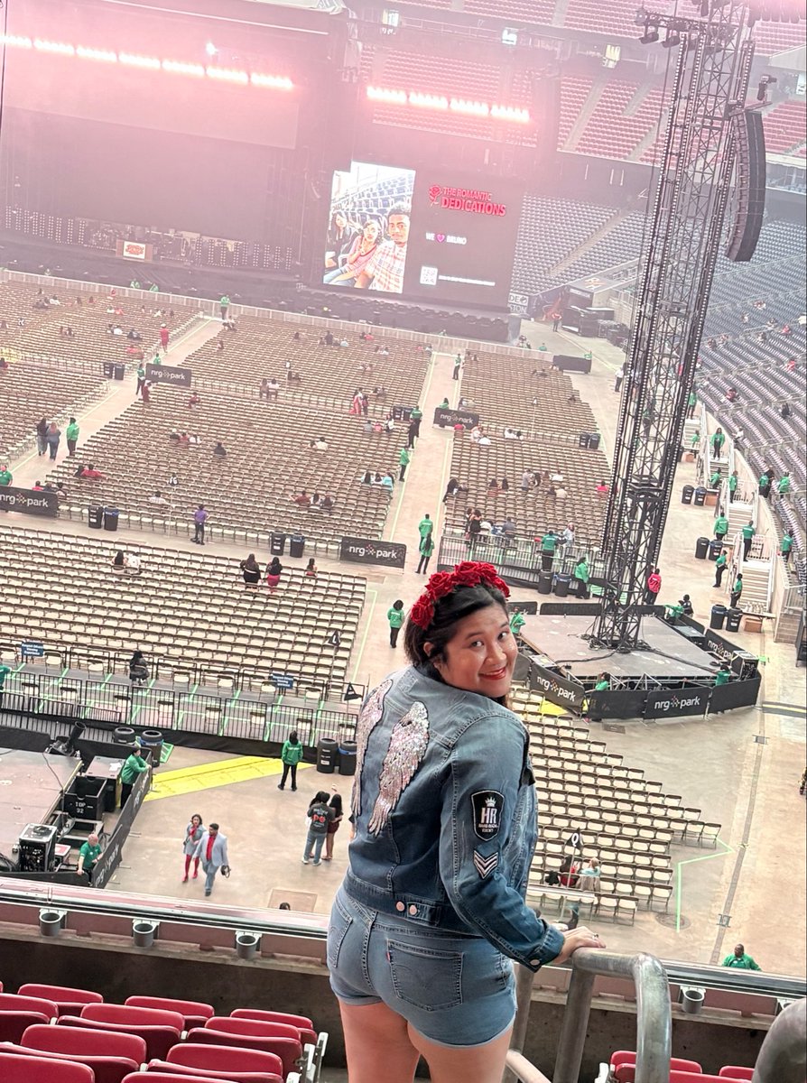 DanaBrigoli's tweet image. The same stadium I went 3 years ago for #TSTheErasTour, the same stadium I am right now for Bruno Mars tonight! ❤️😍😊