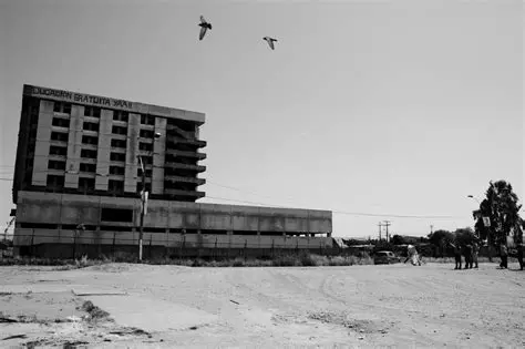 Uds. son muy jóvenes para recordar que una de las primeras medidas de la dictadura fue detener la construcción del Hospital de Ochagavía, que iba a ser el más moderno del país e iba a atender -gratis- al sector sur de la capital.
Así son los de extrema derecha.