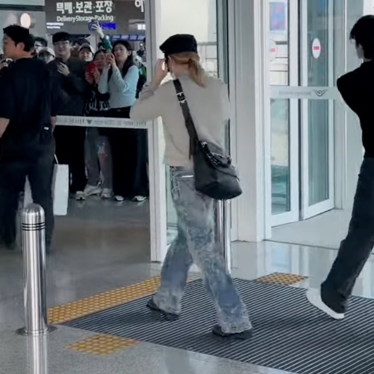 jimins ponytail just keep getting longer and longer 🥹