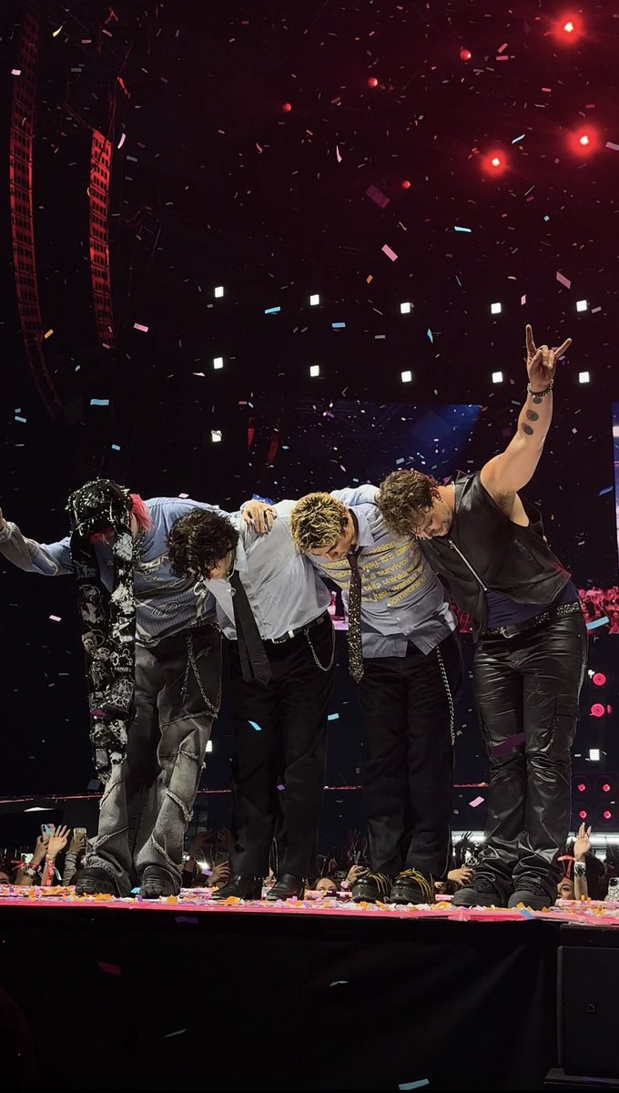 olivv ༉⭑#%!^ WILL SEE BTS !!! tweet media