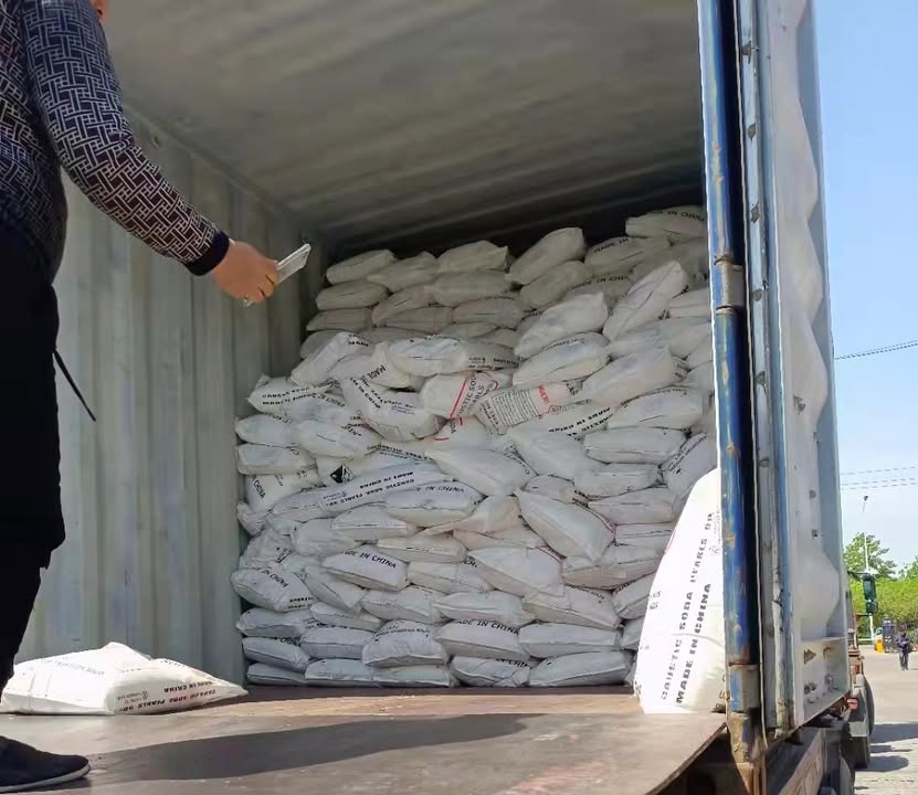 camachem's tweet image. Whether you need caustic soda flakes or pearls, Camachem can assist you.

If you need pallets or no pallets for more loading, both are available.

Always welcome to cooperate if you require quality chemicals, every single time.

#causticsoda #chemicals #quality #camachem