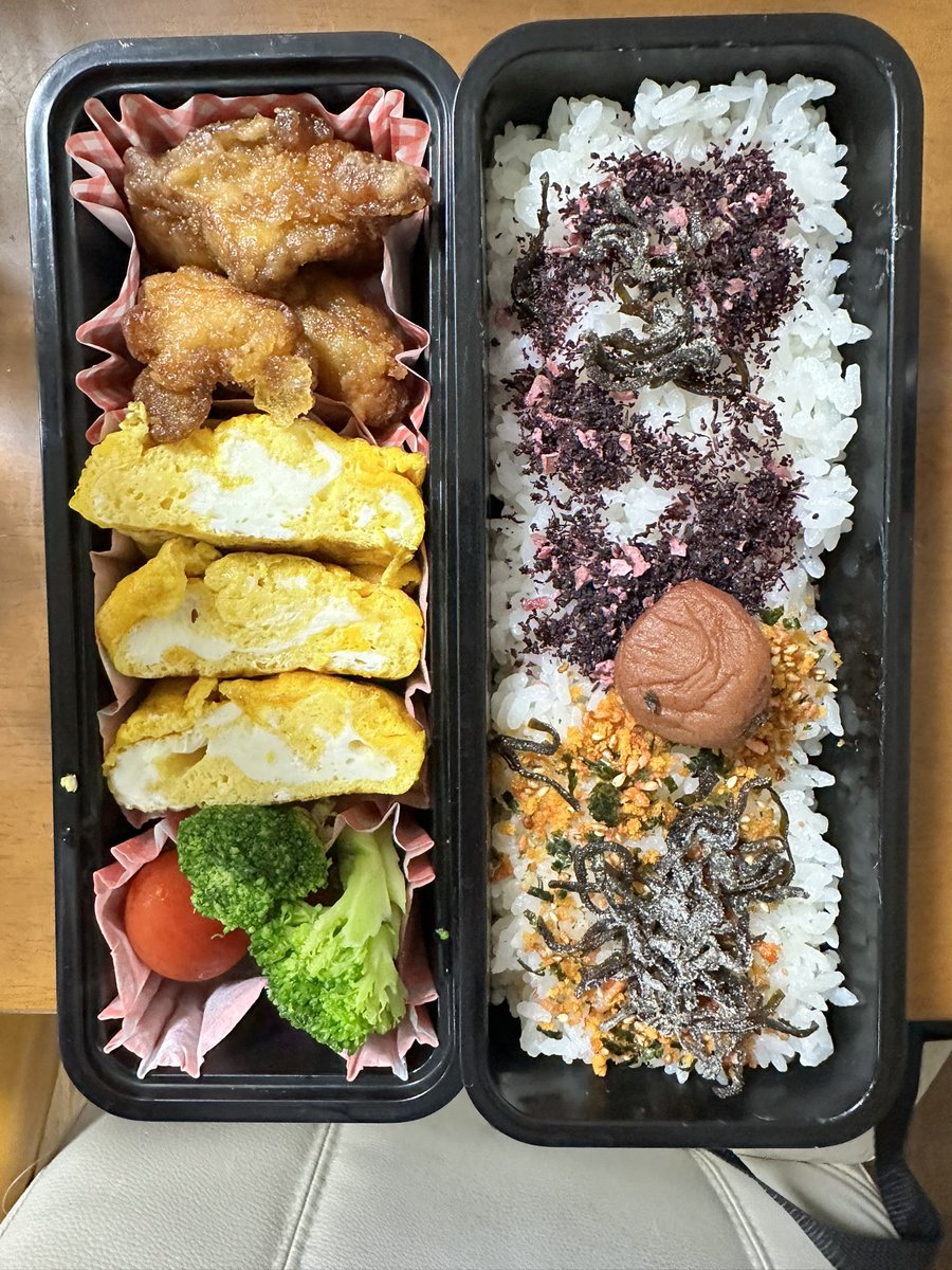 Ikeoji_Bucho's tweet photo. 今日のお弁当🍱

からタマ弁当

たまご焼きがうまく焼けた時の気分は、女性なら、朝のヘアセットがうまくいった時の気分に近い気がする😙

知らんけど。

#お弁当
#手作り
#たまご焼き https://t.co/4dOYy3ZnqG