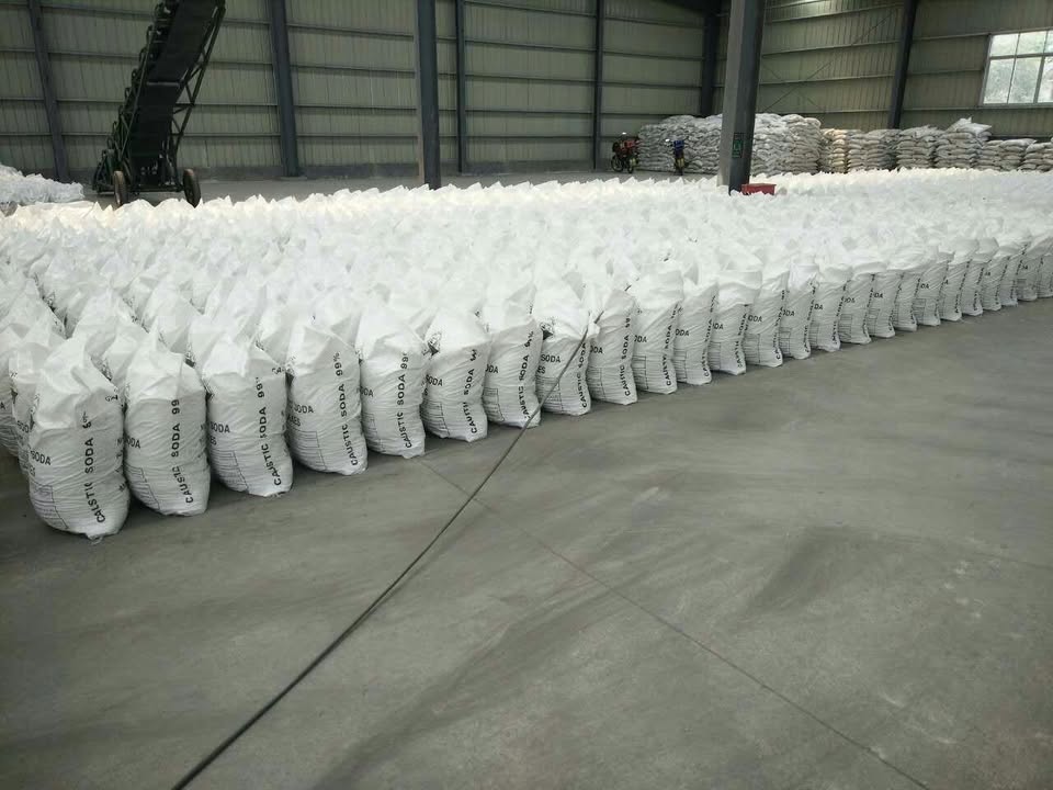 camachem's tweet image. Whether you need caustic soda flakes or pearls, Camachem can assist you.

If you need pallets or no pallets for more loading, both are available.

Always welcome to cooperate if you require quality chemicals, every single time.

#causticsoda #chemicals #quality #camachem