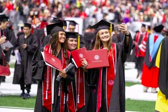 ClassWriting's tweet image. Having an assignment #due today?  Dm right now for help!