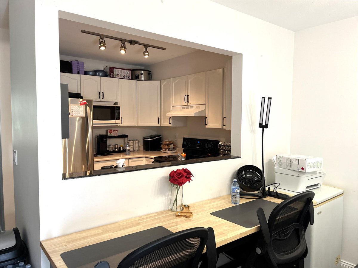 RedheadHomes's tweet photo. #304, 1607 - 43 Avenue #Vernon 3 Level, 3 Bedroom Condo with Fireplace, Balcony &amp; Green Space! Call Sandra at Royal LePage Downtown Realty 250-549-0897
https://t.co/YpAbbSV0dg

#3bedroomcondo  #3levelcondo
#condowithbalcony  #3bedsfireplace https://t.co/mlUQC6p4N2