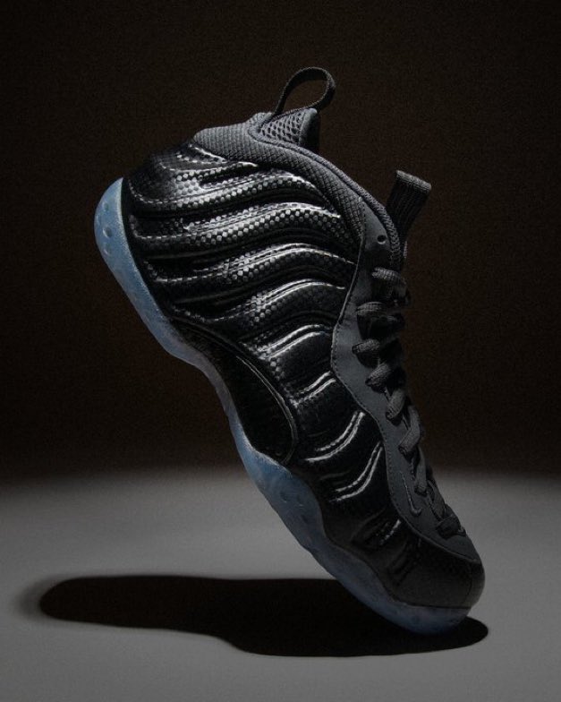 SNKR_TWITR tweet media