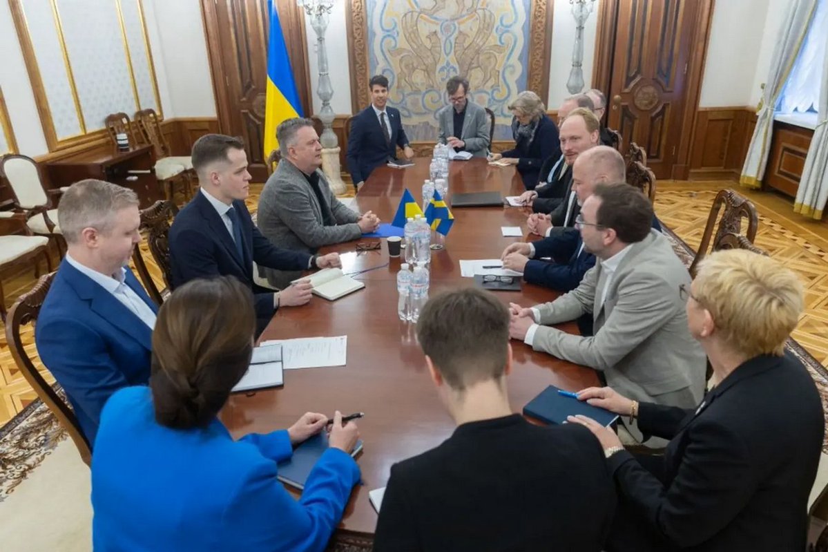 GripenNews's tweet image. 🇸🇪🇺🇦 The President's Office discussed #Ukraine's accession to the #EU, #Gripen fighter jets, and pilot training with a Swedish delegation.

unn.ua/en/news/the-pr…