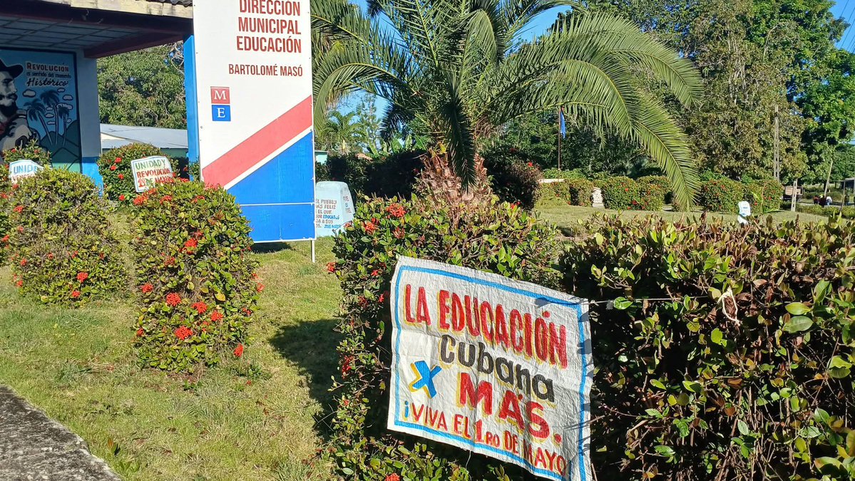 La Dirección General de Educación en #MunicipioBartolomeMaso se suma al espíritu del 1ro de Mayo, reafirmando que la enseñanza es fuerza de trabajo, unidad y futuro. <a href="/YudelkisOrtizB/">Yudelkis Ortiz Barceló</a> <a href="/EduardoLopezL65/">Eduardo López Leyva</a> <a href="/GalanCuba/">Eddie Galán Jiménez Cuba</a>