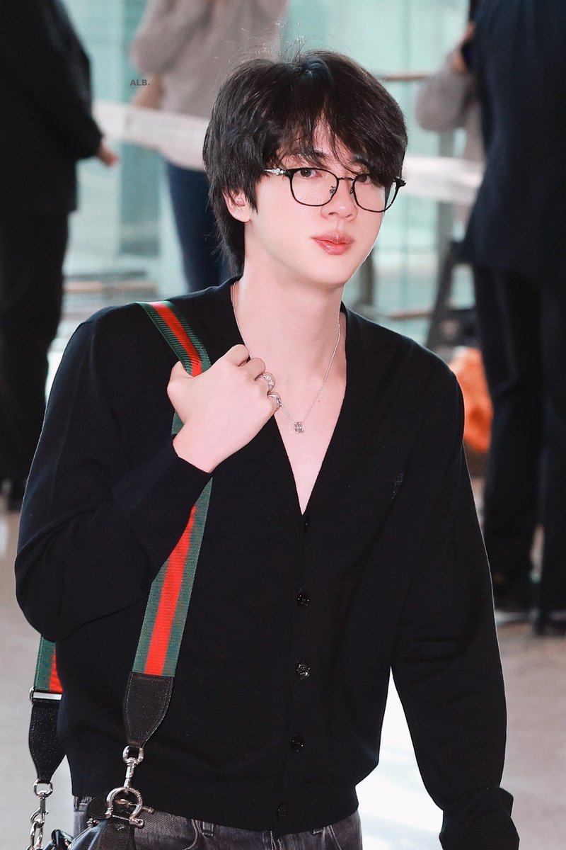 A LITTLE BRAVER 🐬 tweet media