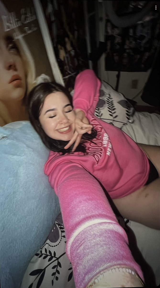 Dumfbuck tweet media