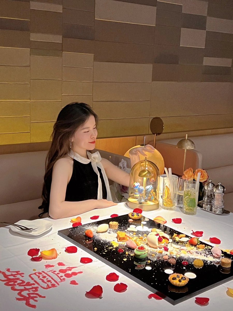 maivantho tweet media