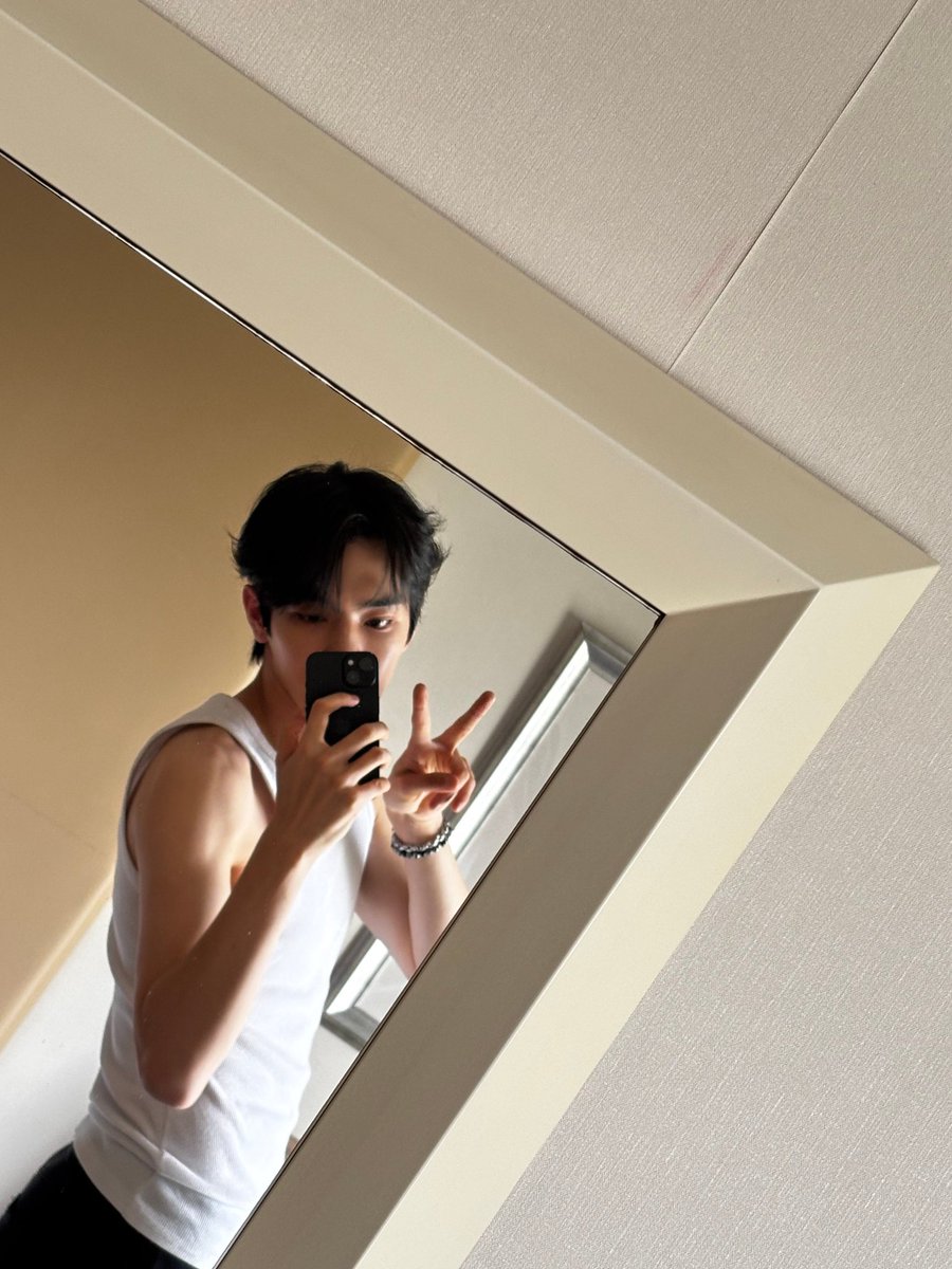 dhkwadhk's tweet photo. 와 ㅅㅂ 진짜 뭐지 https://t.co/7PfQr2fyaq