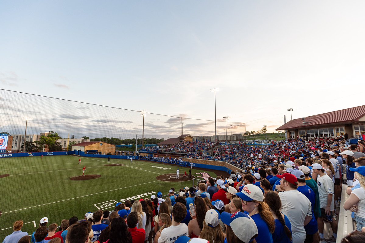 KUBaseball's tweet image. Another look at Hoglund last night 😍

#RockChalk