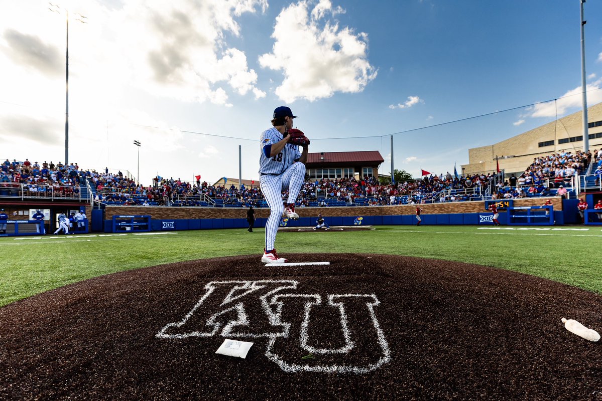 KUBaseball's tweet image. Another look at Hoglund last night 😍

#RockChalk