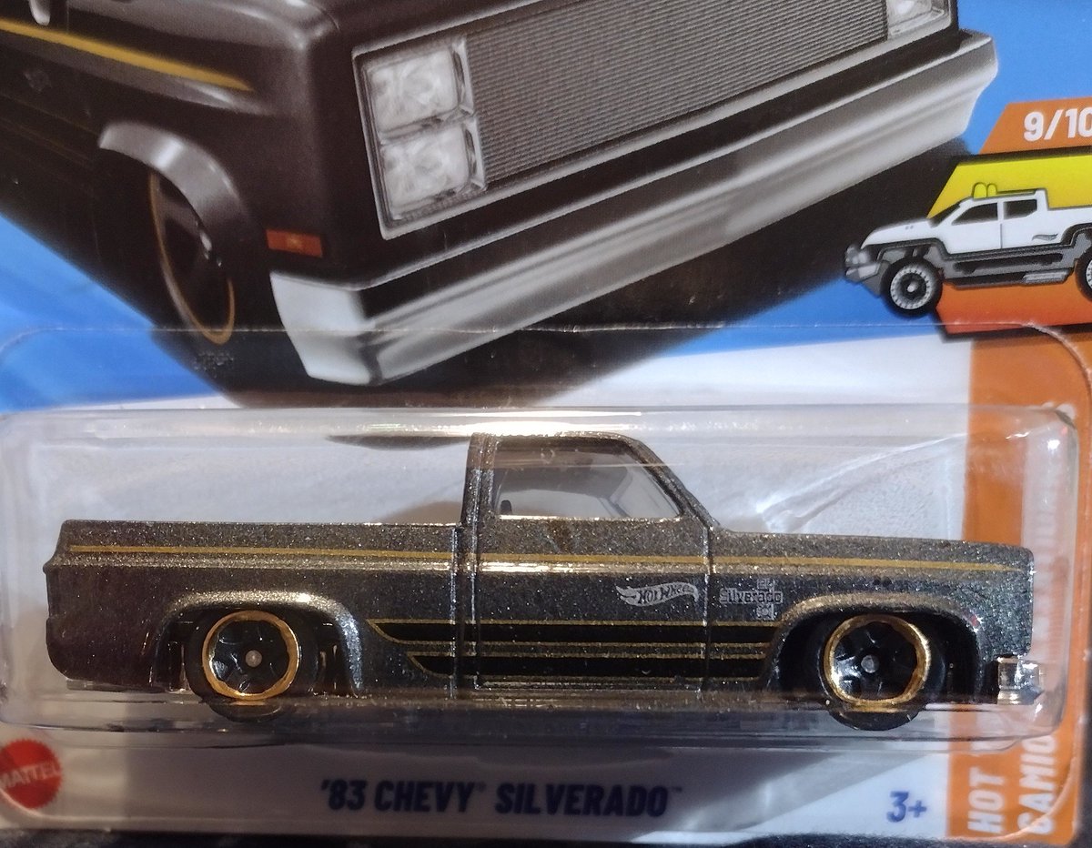 NuggetLong73384's tweet photo. My daughter found me a couple cool hot wheel trucks today Nice🤙 83 Chevy Silverado & 91 GMC Syclone #GMC #Syclone #Silverado https://t.co/6VAozjJYtj