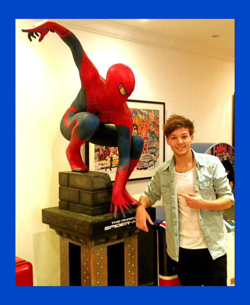 KStomska's tweet image. 13 yrs ago today One Direction posted this photo on FB 
#OneDirection #Throwback #Memories