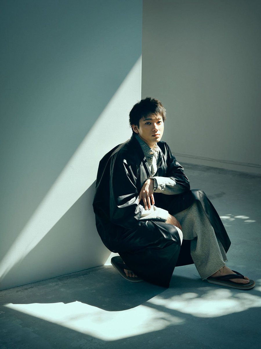 ☘️【匿名配送・送料無料】　 山田勇男 戯れ 北冬書房 限定版 No.203 週刊文春 2026年4月30日号 『原色美男図鑑』に登場します！ テーマ