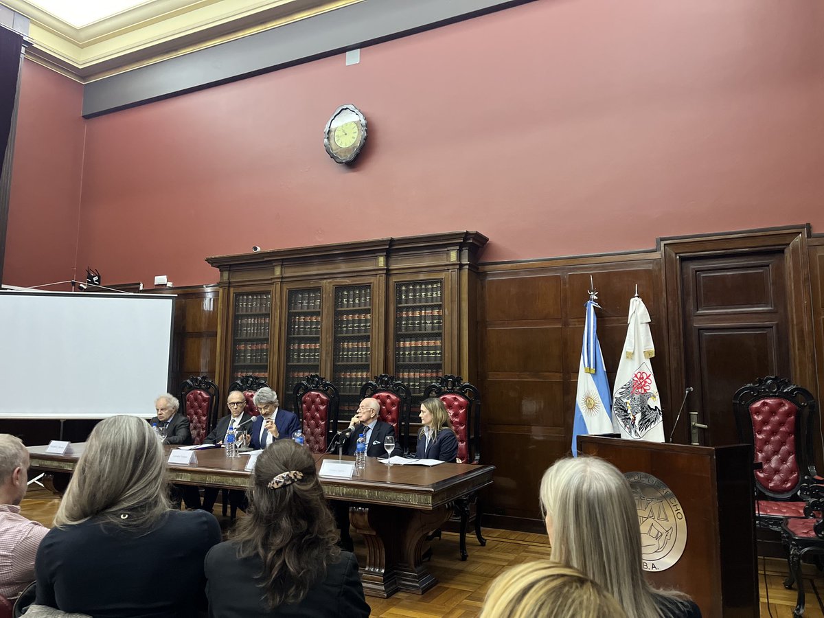 OSammartino's tweet photo. Presentación de “Derecho Constitucional Ambiental”, de Florencia Saulino. Carlos Rosenkrantz lo caracterizó como “el libro del año”. https://t.co/5gYZ5A0PkM