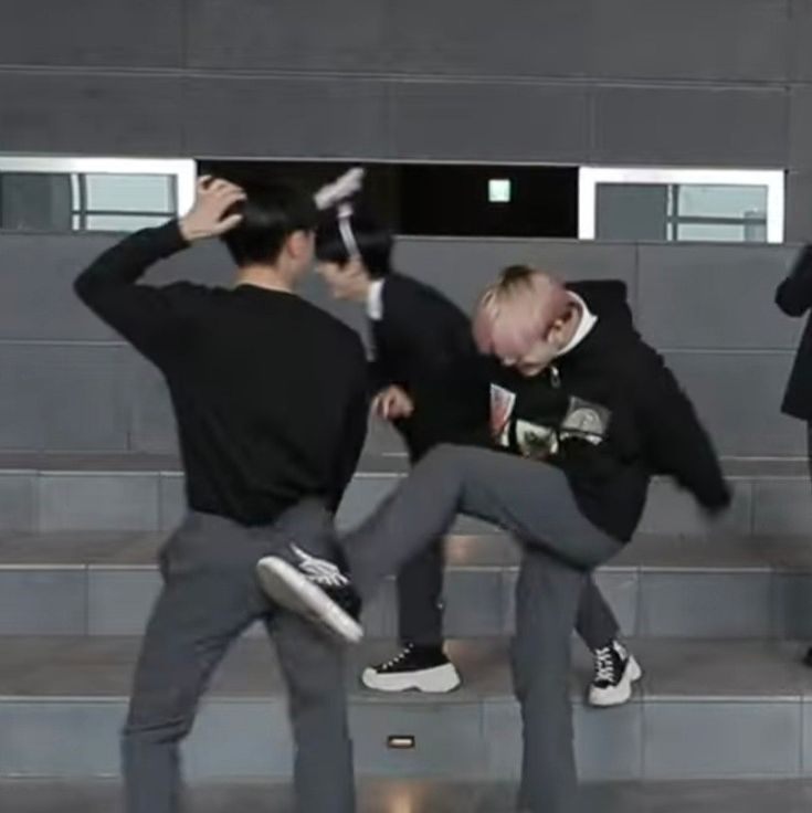 Luz | EN-⁷ tweet media