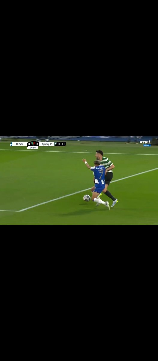 manulsporto's tweet photo. Não morreu? Segue jogo.
Ou estás de verde ou segue jogo https://t.co/unIQnnOcHy
