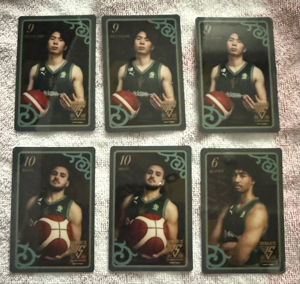 【千葉ジェッツ　交換買取】

15THグラフィック シークレット選手ハードブロマイド

譲:6.9.9.9.10.10.11
求:2.5.12

交換＞買取
よろしくお願いします🙇‍♀️