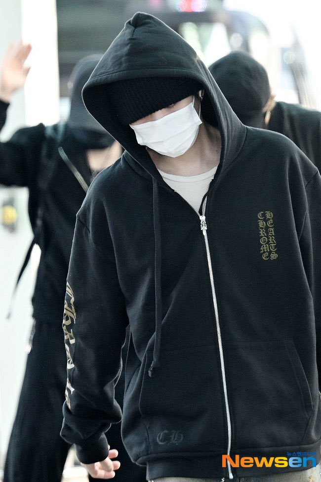 ShookyAppa tweet media