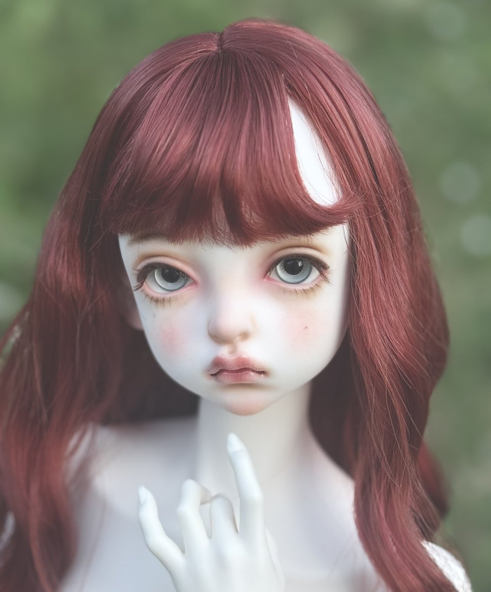 일단 급하게 얼굴사진이라도.. 🥹 붉은색 머리가 나쁘지않은것같아요… 🤔😬