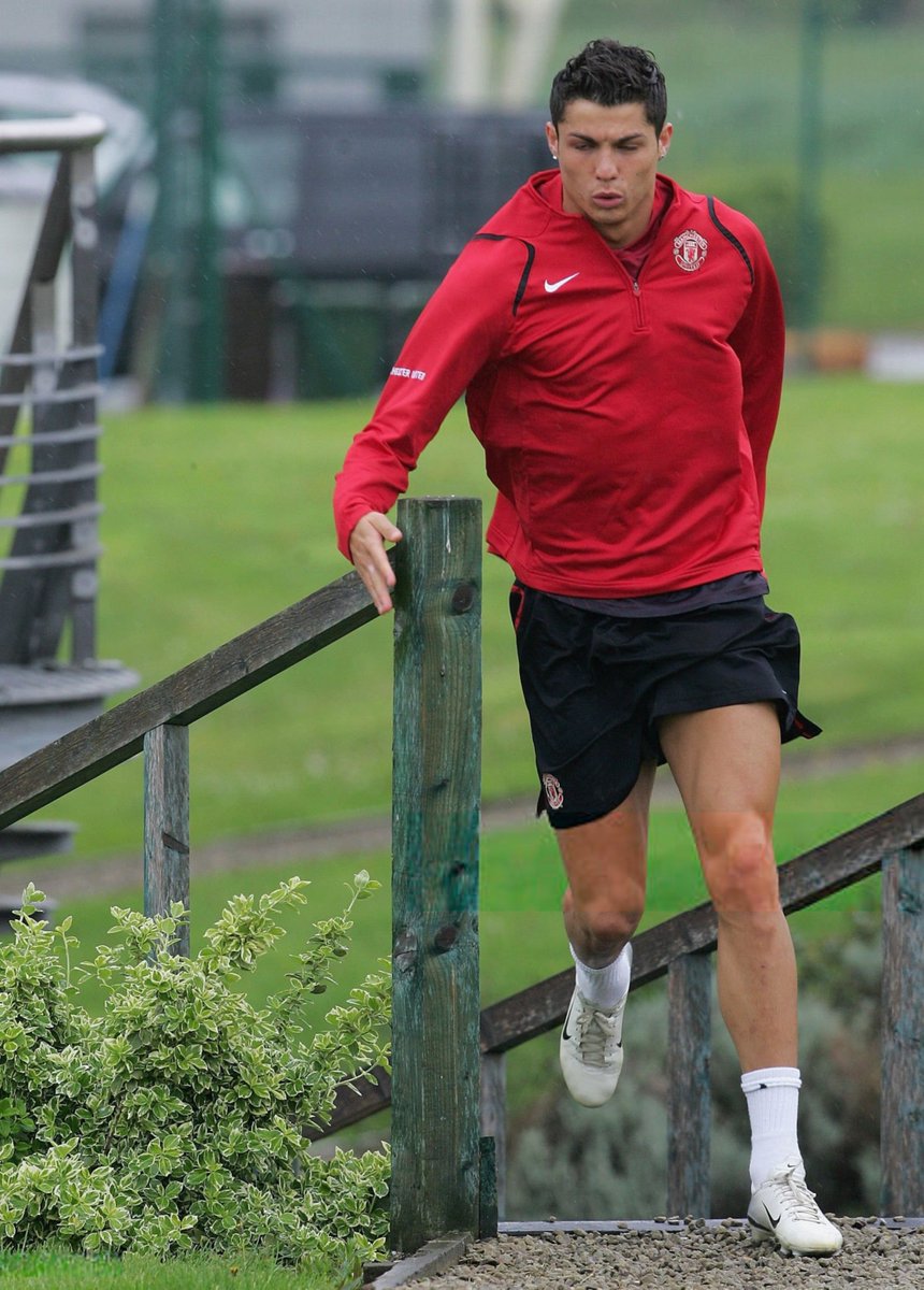 CR7HQ_'s tweet image. Manchester United
on April 23 2007
#CristianoRonaldo #ManchesterUnited