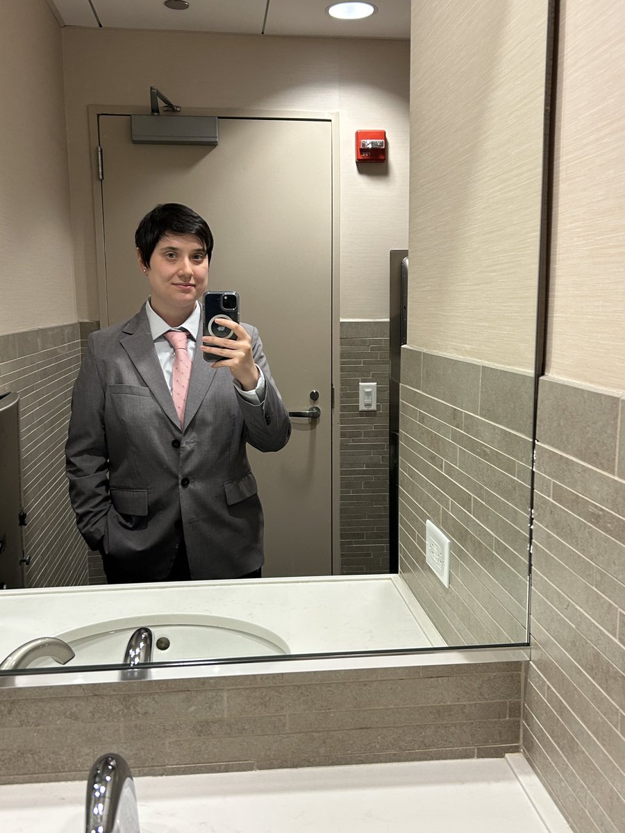 _Carmen666's tweet image. Happy lesbian visibility week yayyyy #hashtag