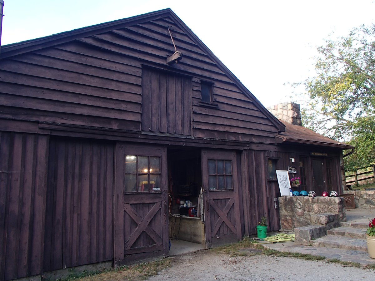 MarkRHunter's tweet image. This week's photo blog is ... buildings, some of which I take pictures of all the time.

markrhunter.blogspot.com/2026/04/buildi…

But in my defense they're really cool buildings, and I try to make the pictures cool, too.

#photography #architecture