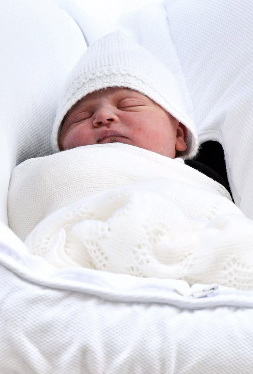 lovefamilywales's tweet image. It's past midnight in the UK so.. HAPPY BIRTHDAY PRINCE LOUIS ARTHUR CHARLES 🥳🥳🥳 little Louis is such an incredible, fun, loving boy since the very beginning and it's absolutely wonderful to see him growing up before our eyes (literally!)! I wish him all the best, (1/2)