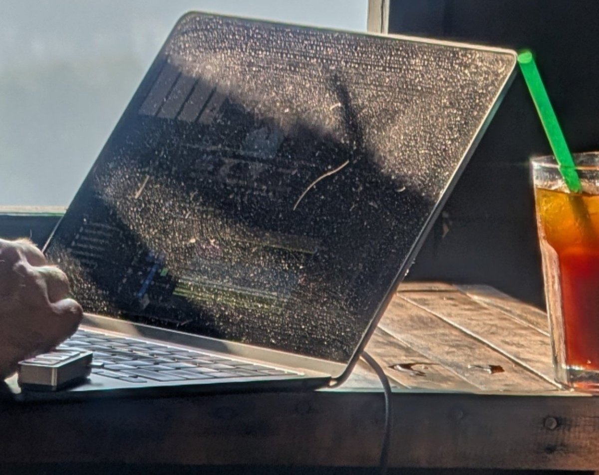 Holly - I like tech tweet media