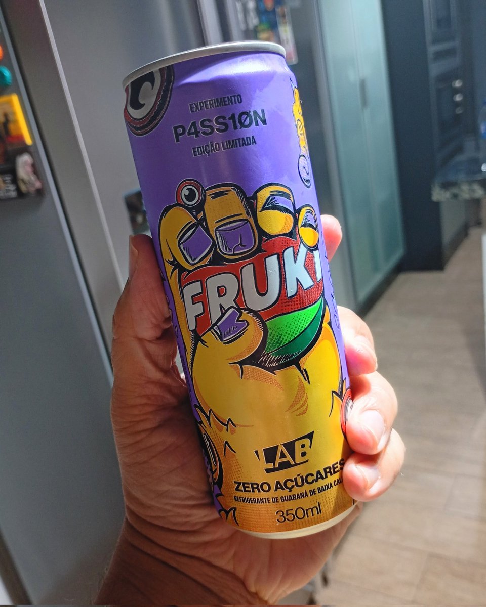 Adorei a Fruki, que tbm é centenária, peitando a Coca-Cola Creations e criando seus sabores criativos.