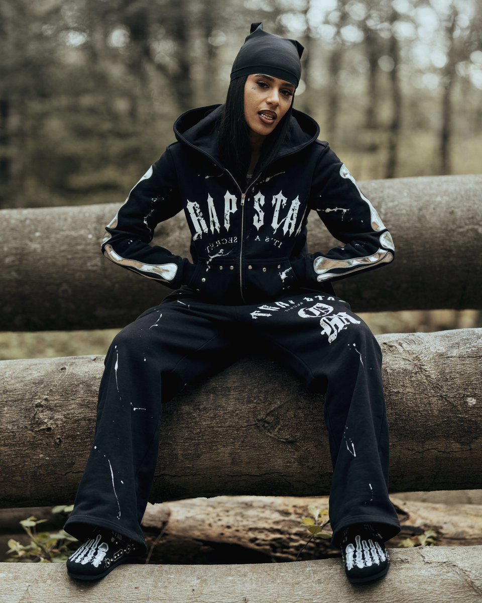 TrapstarLondon's tweet photo. TRAPSTAR X OM.NEWYORK COLLAB RELEASING ON https://t.co/hXxw11Pbk4 24TH APRIL 3:29PM BST (EARLY ACCESS) | GENERAL RELEASE 3PM EST/ 8PM BST https://t.co/UBgeKaSlss