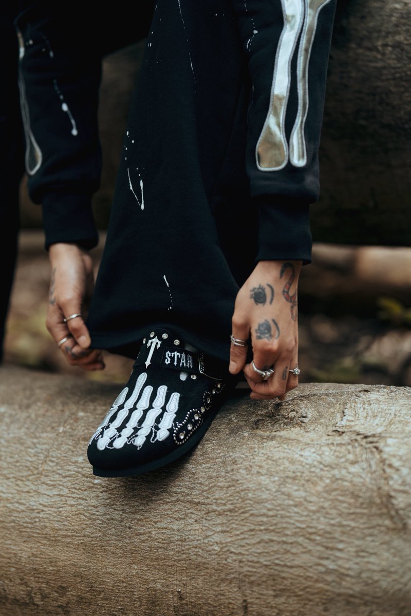 TrapstarLondon's tweet photo. TRAPSTAR X OM.NEWYORK COLLAB RELEASING ON https://t.co/hXxw11Pbk4 24TH APRIL 3:29PM BST (EARLY ACCESS) | GENERAL RELEASE 3PM EST/ 8PM BST https://t.co/UBgeKaSlss