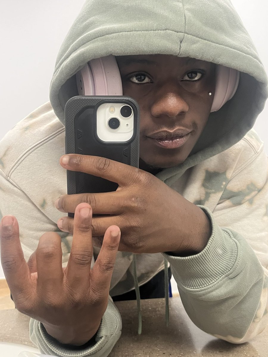 1lonelyJ's tweet photo. Turn me up 💫 #atl #bi https://t.co/FrhRPvLQY3