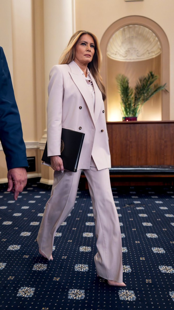 Victoria tweet media