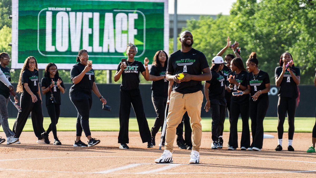 MeanGreenTFXC's tweet image. Fired it in there, @CoachMarshall87 🔥

Thank you to @MeanGreenSB for honoring the 2026 @American_Conf Indoor Women's Champions tonight at Lovelace Stadium.

#GMG
