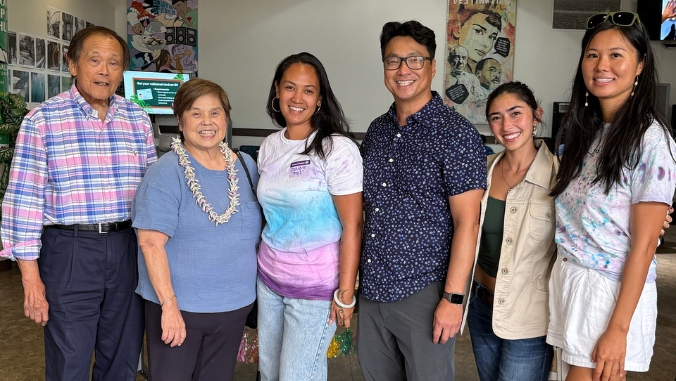 UHawaiiNews's tweet photo. .@LeewardCC graduate Janie-Maria Kikila, a mother and first-generation student, overcame hardship, founded a marketing club, and credits support and resilience for earning her business degree and pursuing future opportunities at @UHWestOahu ➡️ https://t.co/8xp4Zdm7w0 https://t.co/ubxqRHXrOr