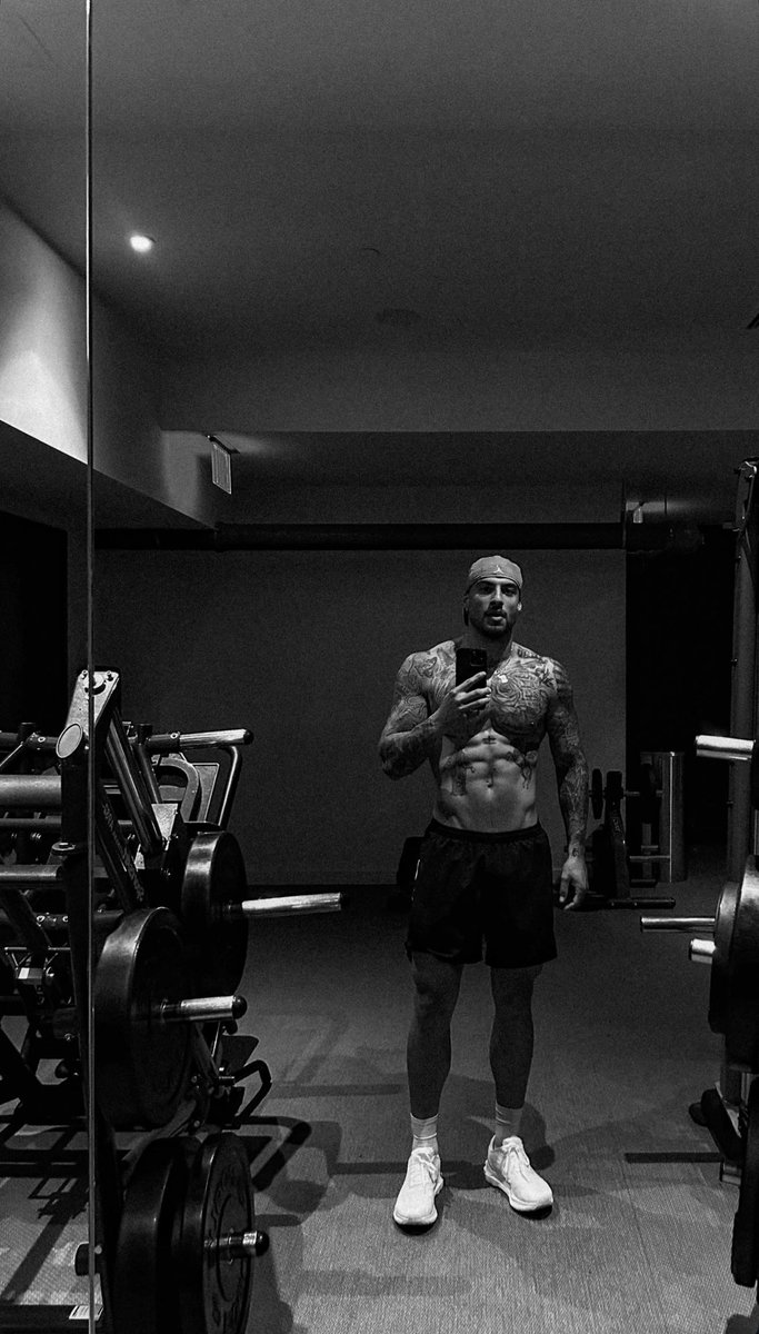 * ◟ 𝔃achariah 𝓻ush. tweet media