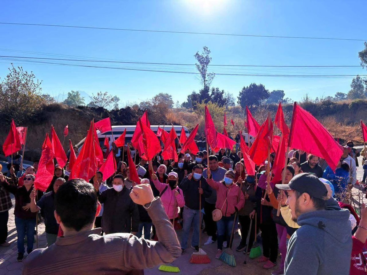 #35AñosDeLuchaOrganizada
A pesar de los obstáculos y la burocracia, los tlaxcaltecas han resistido. No solo gestionan obras; educan a través del arte y el deporte, formando ciudadanos más conscientes y solidarios