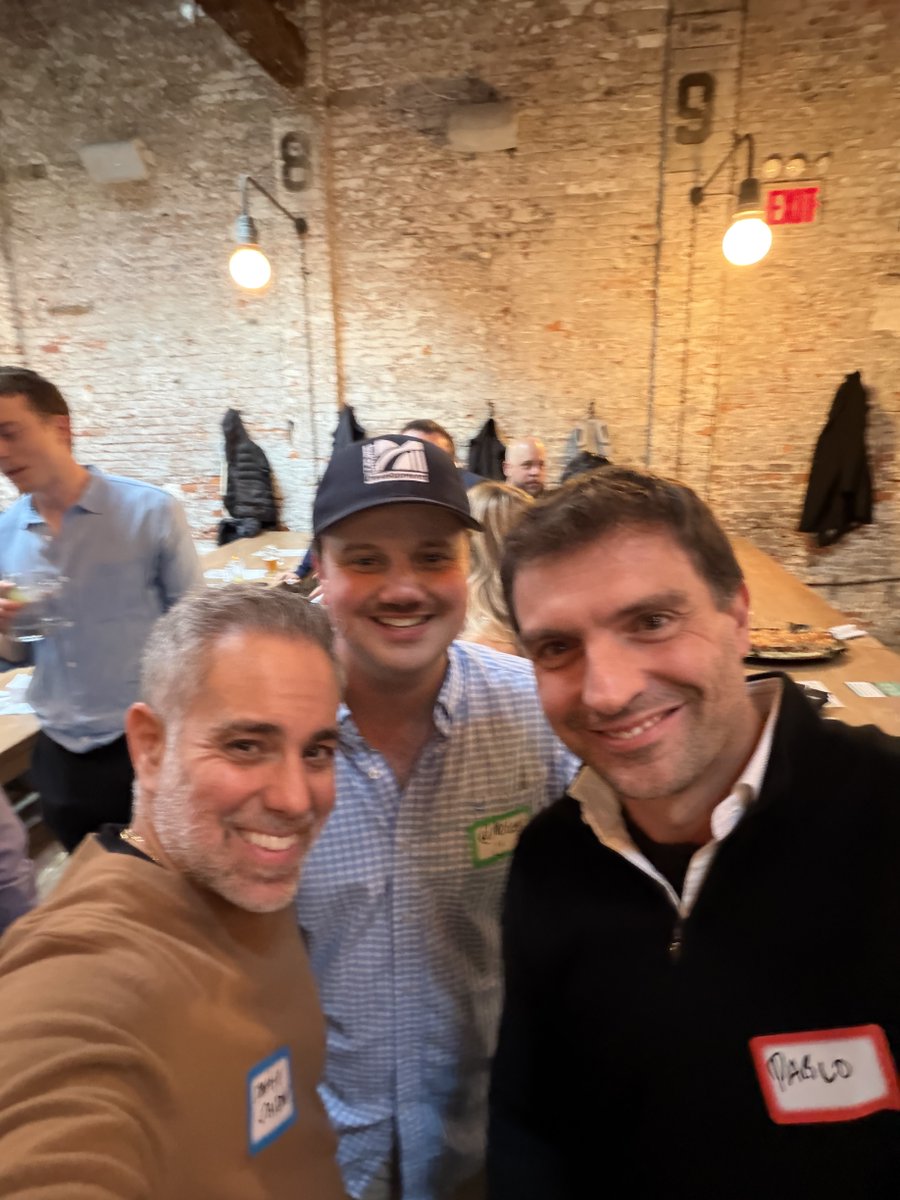PabloBarreiro's tweet photo. Nice to see you ⁦⁦@molzer⁩ ! https://t.co/qdAw4o0tOC