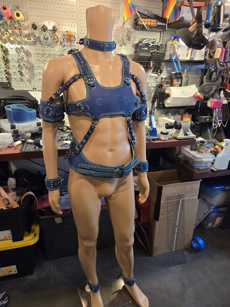Mr. V Leather Studios tweet media