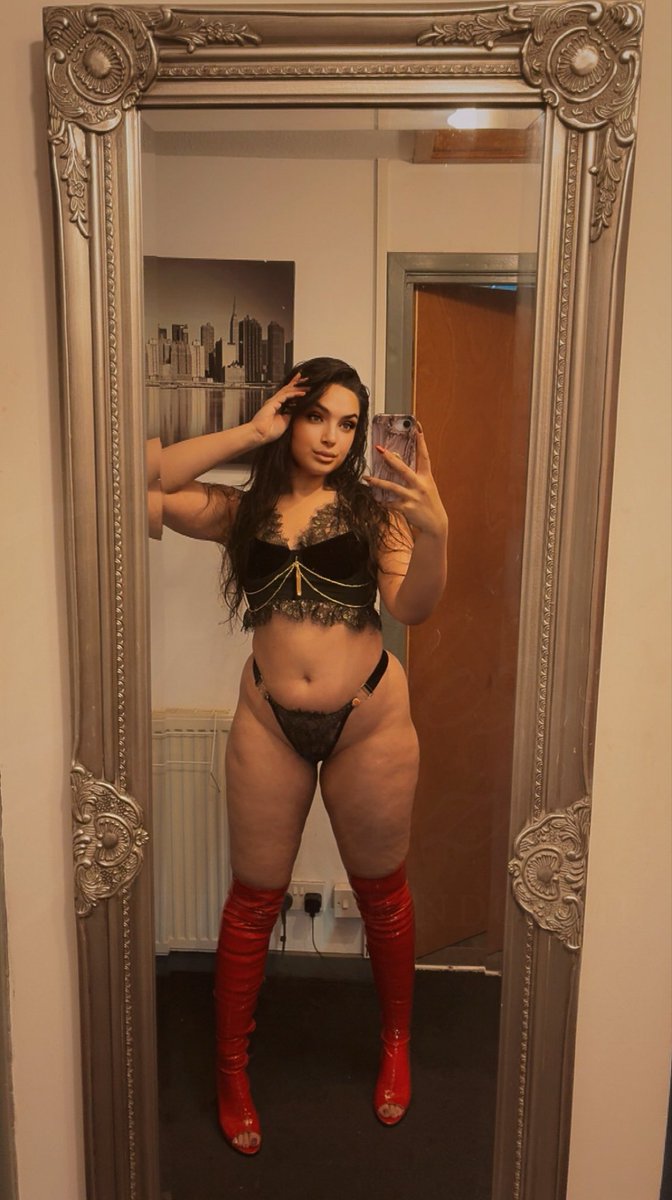 𝓢𝓲𝓷𝓴for𝑺𝒖𝒑𝒓𝒆𝒎𝒆~ 👑✨ tweet media