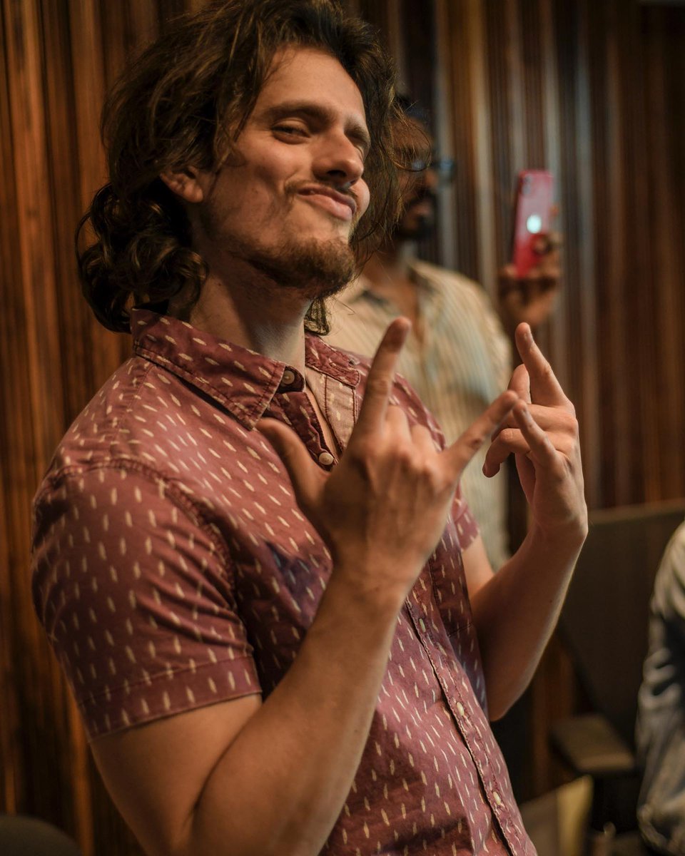 Review Musical tweet media