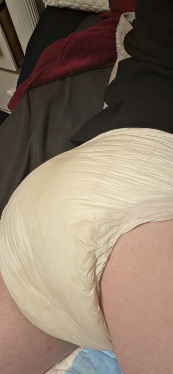 transfreak22's tweet image. I couldn't keep it dry all day 😭 
#transgender #transgirl #diaper #diapergirl #omorashi #wetting