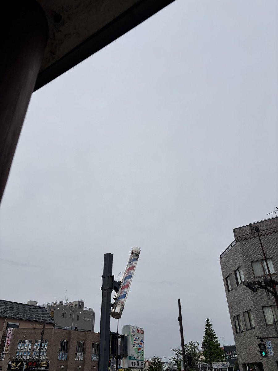 おはようございます☁️
本日も8:30より営業いたします✂︎
みなさまのご来店をお待ちしてます😄