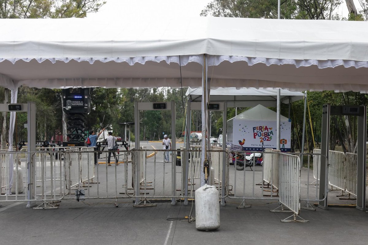 mlnoticiasmx's tweet image. ¿Nadie quiere ver a TOTO? 👀

🔵  Ahora no hay filas ni gente mimiendo afuera de la Feria de Puebla 2026 para el concierto inaugural del Teatro del Pueblo 🤨

Fotos de Daniel Casas
#Puebla 
#Toto 
@FeriaPuebla